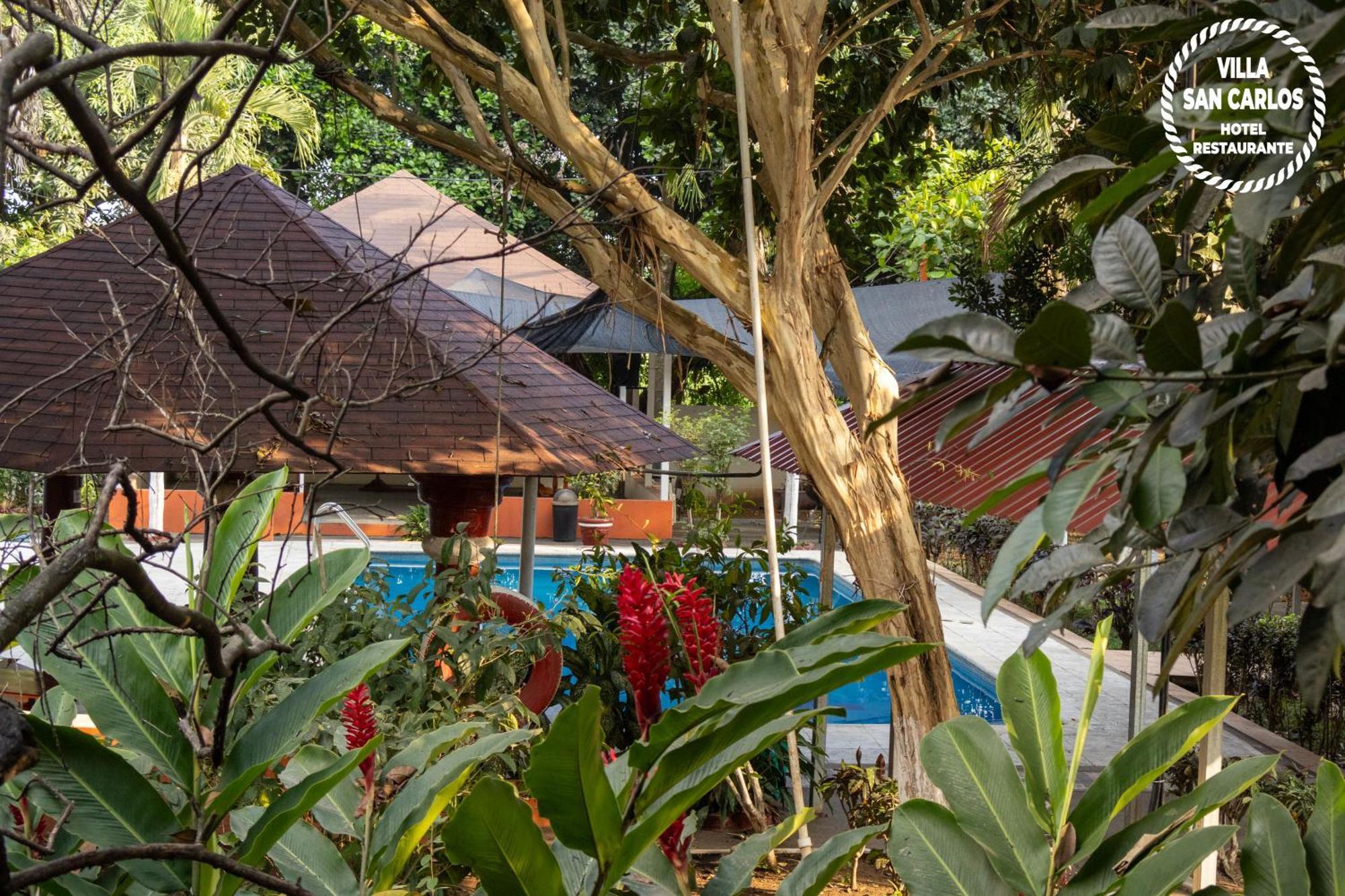 Villa San Carlos Retalhuleu Exterior foto