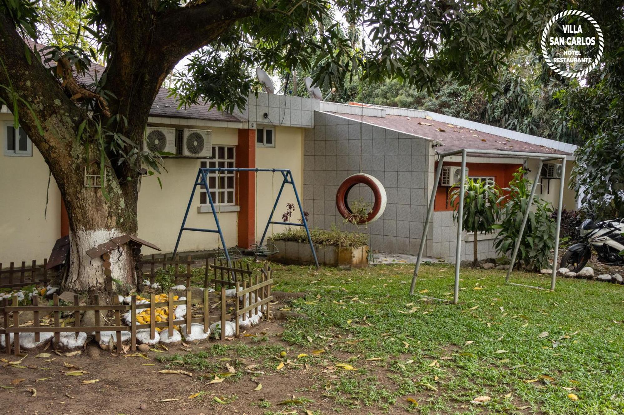 Villa San Carlos Retalhuleu Exterior foto